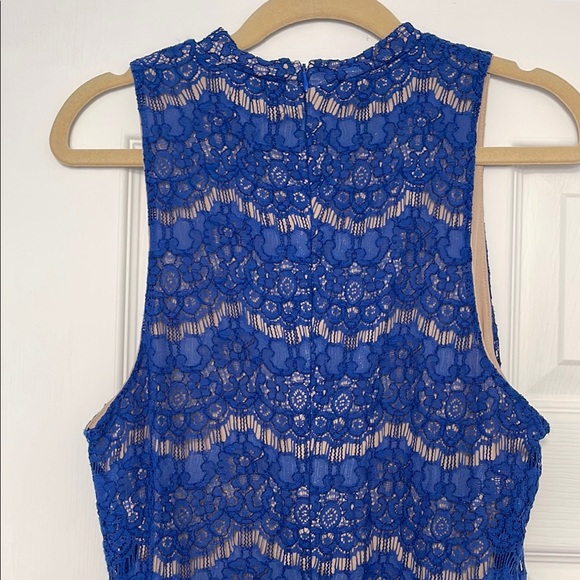 Junior’s Elegant Blue Lace Dress - Picture 7 of 9
